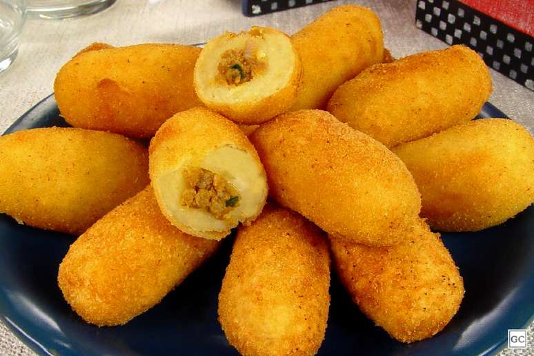 Croquete de mandioca com carne &ndash; Foto: Rodrigo Moreira