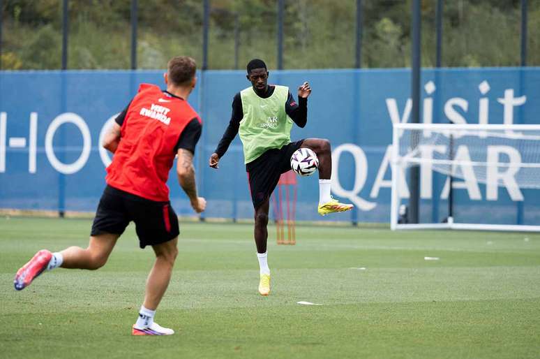 Demb&eacute;l&eacute; em campo durante treinamento do Paris Saint-Germain &ndash;