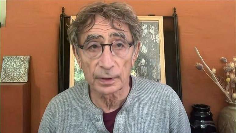 Gabor Mat&eacute; falou &agrave; BBC sobre a conversa que teve com Harry a respeito de seus traumas.