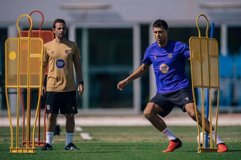 Rodri, principal refor&ccedil;o do Barcelona nesta temporada, deve come&ccedil;ar a estreia no banco &ndash;