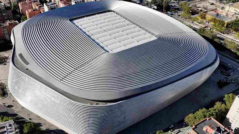 Est&aacute;dio foi reformado completamente ao custo de 1,3 bilh&atilde;o de euros &ndash;
