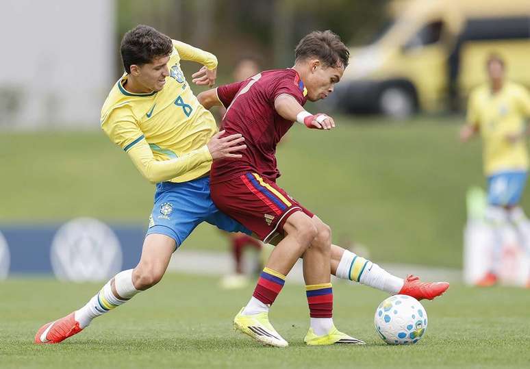 Brasil foi melhor durante todo o jogo e n&atilde;o teve trabalho para vencer a Venezuela &ndash;
