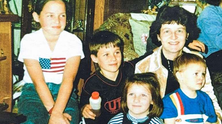 A fam&iacute;lia de Linda percebeu que ela estava desaparecida quando ela n&atilde;o foi buscar dois de seus quatro filhos na atividade extracurricular