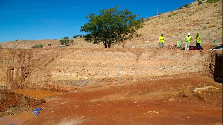 Uma das escava&ccedil;&otilde;es realizadas na tentativa de encontrar a vala comum de Lorca