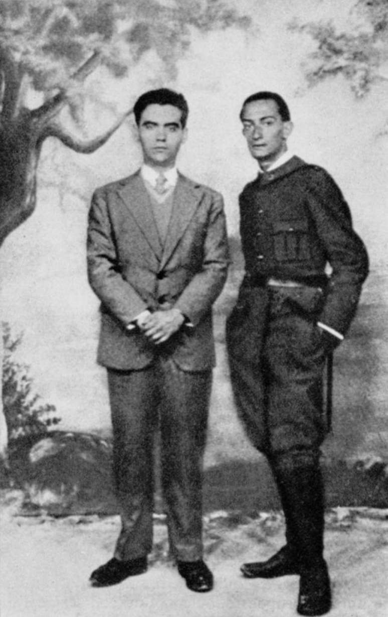Lorca circulava com artistas do universo vanguardista e surrealista, como Luis Bu&ntilde;uel e Salvador Dal&iacute; (na imagem)