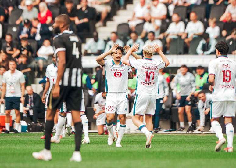 Lille venceu por 2 a 0 0 Angers na estreia na Ligue 1 &ndash;