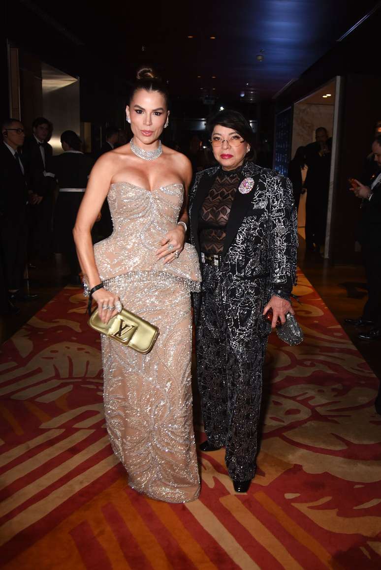 Roberta Miranda e a amiga Lidiane Campos 