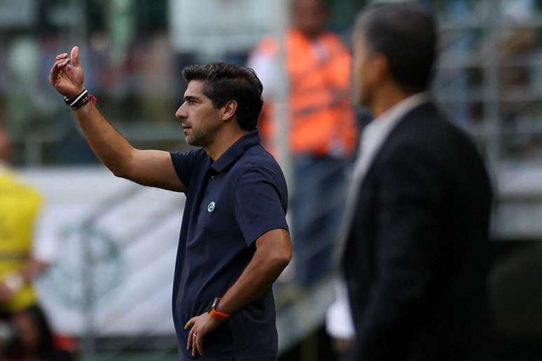 Abel Ferreira celebra rea&ccedil;&atilde;o do Palmeiras, que fez quatro gols no segundo tempo &ndash;