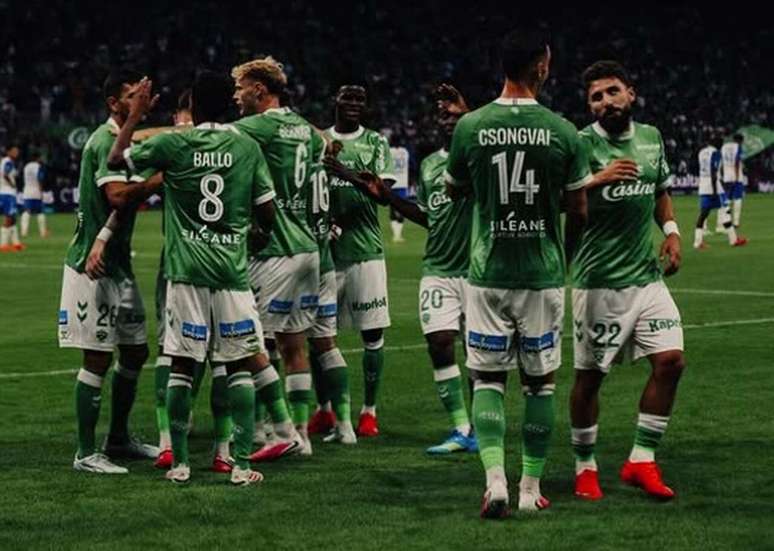 Saint-&Eacute;ttiene goleou por 4 a 0 o Grenoble e lidera a Ligue 2 &ndash; Divulga&ccedil;&atilde;o/ASSE