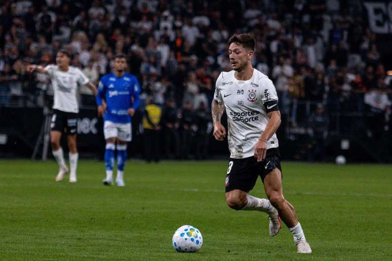 Rodrigo Garro, do Corinthians, durante partida contra o Cruzeiro pelo Brasileir&atilde;o. 