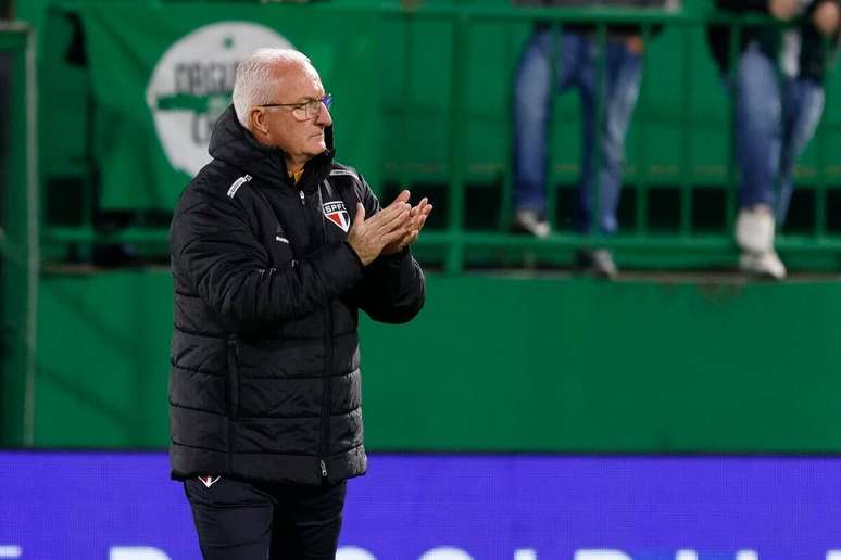 Dorival Junior durante o jogo entre S&atilde;o Paulo e Chapecoense &ndash;