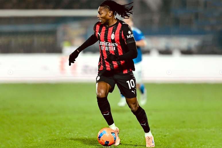 Rafael Le&atilde;o em a&ccedil;&atilde;o com a camisa do Milan &ndash;