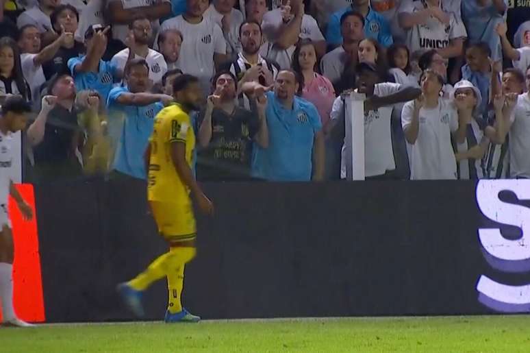 Momento que Reinaldo recebe a cusparada &ndash;