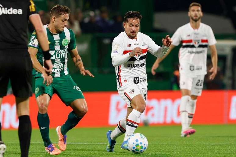 Artur busca superar a marca&ccedil;&atilde;o catarinense &ndash;