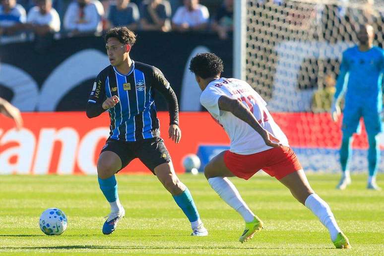 Dentro de campo, o Bragantino arrancou a vit&oacute;ria no fim contra o Gr&ecirc;mio &ndash;