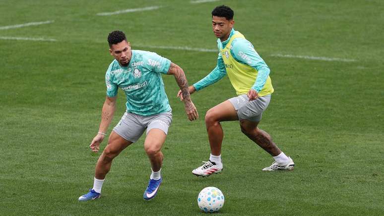 Paulinho tamb&eacute;m pode retornar contra o Santos &ndash;