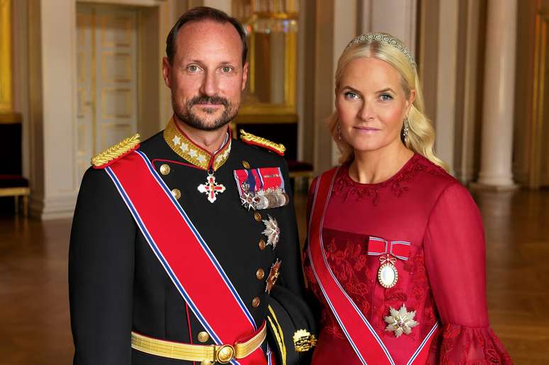 O pr&iacute;ncipe herdeiro Haakon e a princesa Mette-Marit: momento de tens&atilde;o na fam&iacute;lia real