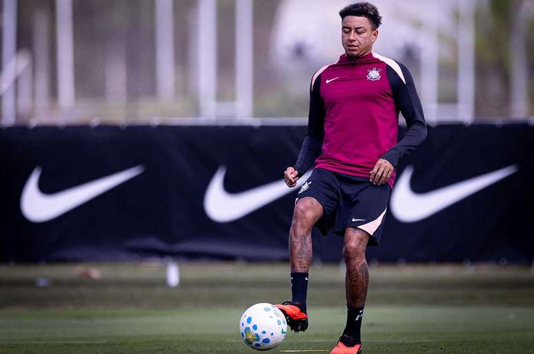 Foco &eacute; buscar mais espa&ccedil;o e mostrar a que veio no Corinthians &ndash;