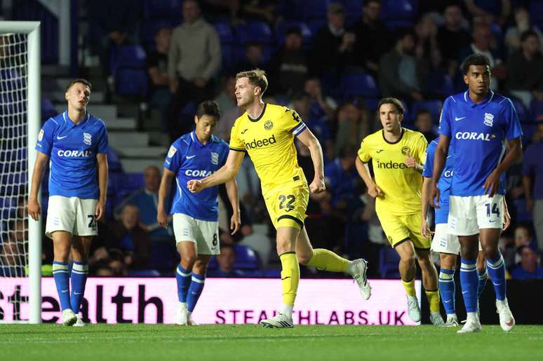 Brentford goleia e avan&ccedil;a na Copa da Liga Inglesa &ndash;