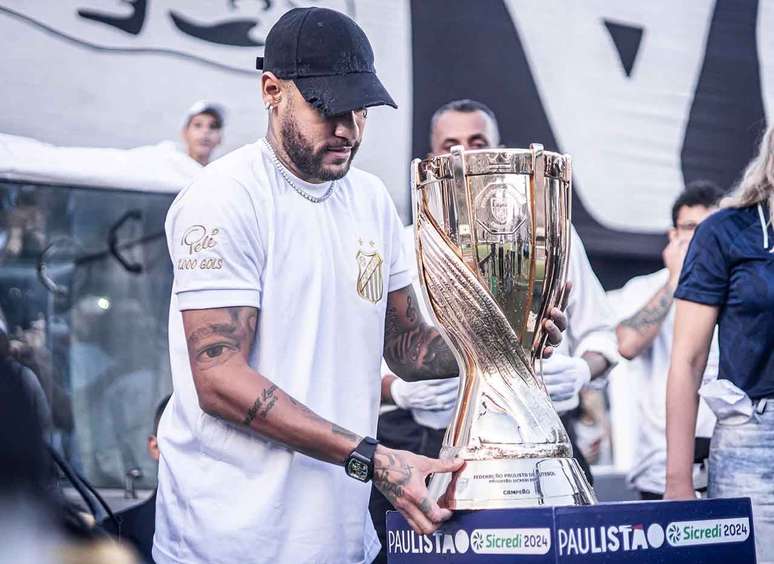Neymar busca conquistar uma nova ta&ccedil;a pelo Santos-