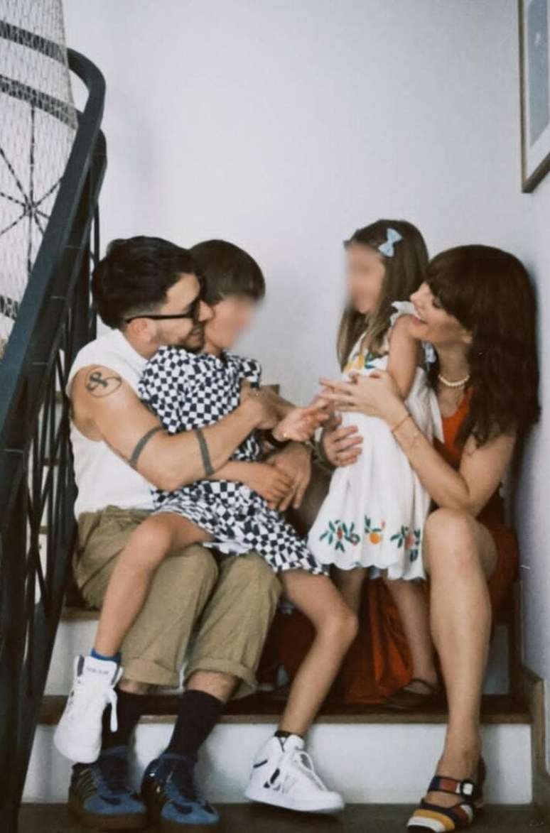 Junior Lima e Monica Benini com os filhos, Otto, de 8 anos, e Lara, de 4