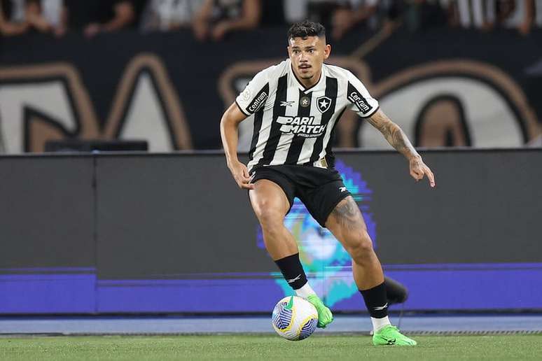 Tiquinho volta a vestir a camisa do Glorioso &ndash;