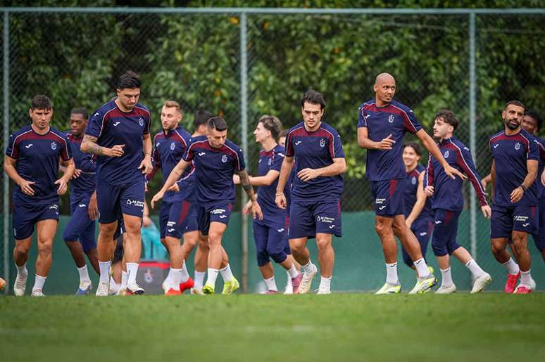 Atividade de prepara&ccedil;&atilde;o do Trabzonspor antes de visitar o Ferencv&aacute;ros &ndash;