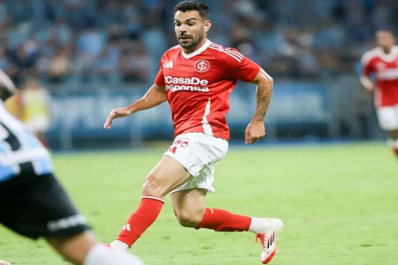 Bruno Henrique em a&ccedil;&atilde;o pelo Internacional