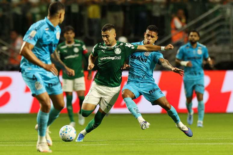 No duelo mais recente, Palmeiras e Santos empataram por 1 a 1, pelo Brasileir&atilde;o &ndash;