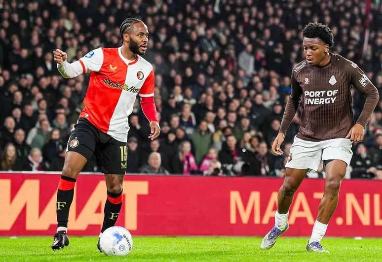 Sterling em a&ccedil;&atilde;o pelo time holand&ecirc;s &ndash;