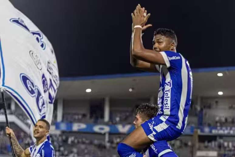 CSA tenta segurar o &iacute;mpeto do Nacional para levar a vantagem para o jogo da volta.