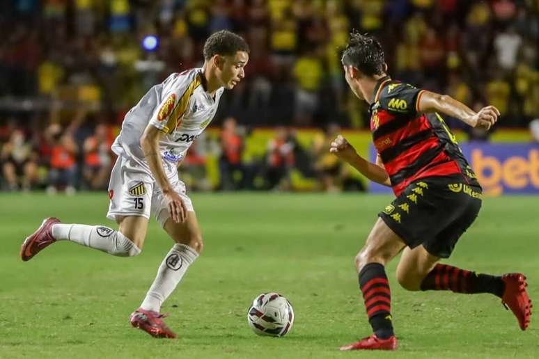 Sport venceu no primeiro turno por 1 a 0, na Ilha do Retiro &ndash;