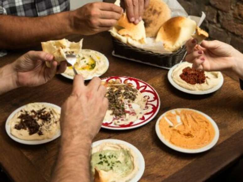 S&atilde;o Bernardo re&uacute;ne festival de comida &aacute;rabe e fatias gigantes de bolo com entrada gratuita neste fim de semana