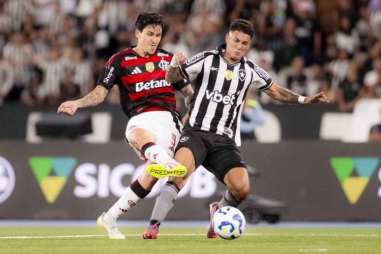 Pedro só faltou fazer chover em vitória do Fla sobre o Bota ao fim de 2025 –