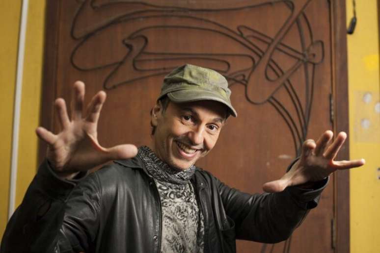 Zeca Baleiro se apresenta gratuitamente em SP