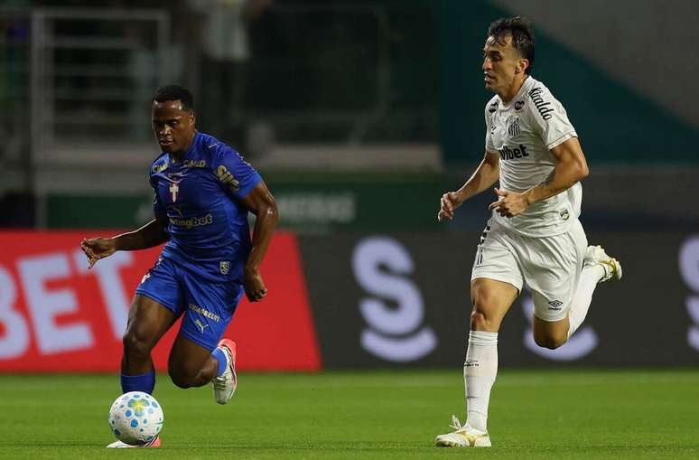 Arias tamb&eacute;m deixou duelo contra o Santos com dores musculares &ndash;