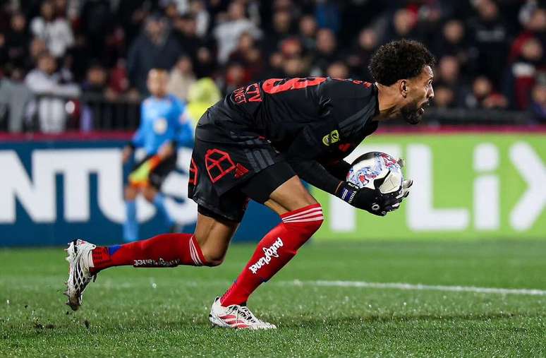 Vozinha estreou pelo Colo-Colo e n&atilde;o sofreu gols contra o Uni&oacute;n Espa&ntilde;ola&nbsp;&ndash;