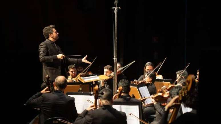'We Will Rock You' revisita grandes cl&aacute;ssicos do rock