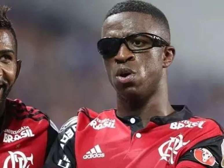 Vini Jr. em jogo hist&oacute;rico da Libertadores pelo Flamengo -