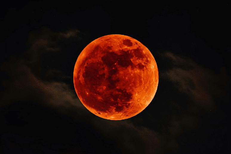 Durante o eclipse lunar parcial, a Lua poder&aacute; ganhar uma tonalidade acobreada no c&eacute;u 