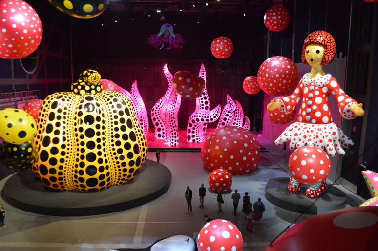 Kusama realizou uma grande exposi&ccedil;&atilde;o em Manchester em 2023