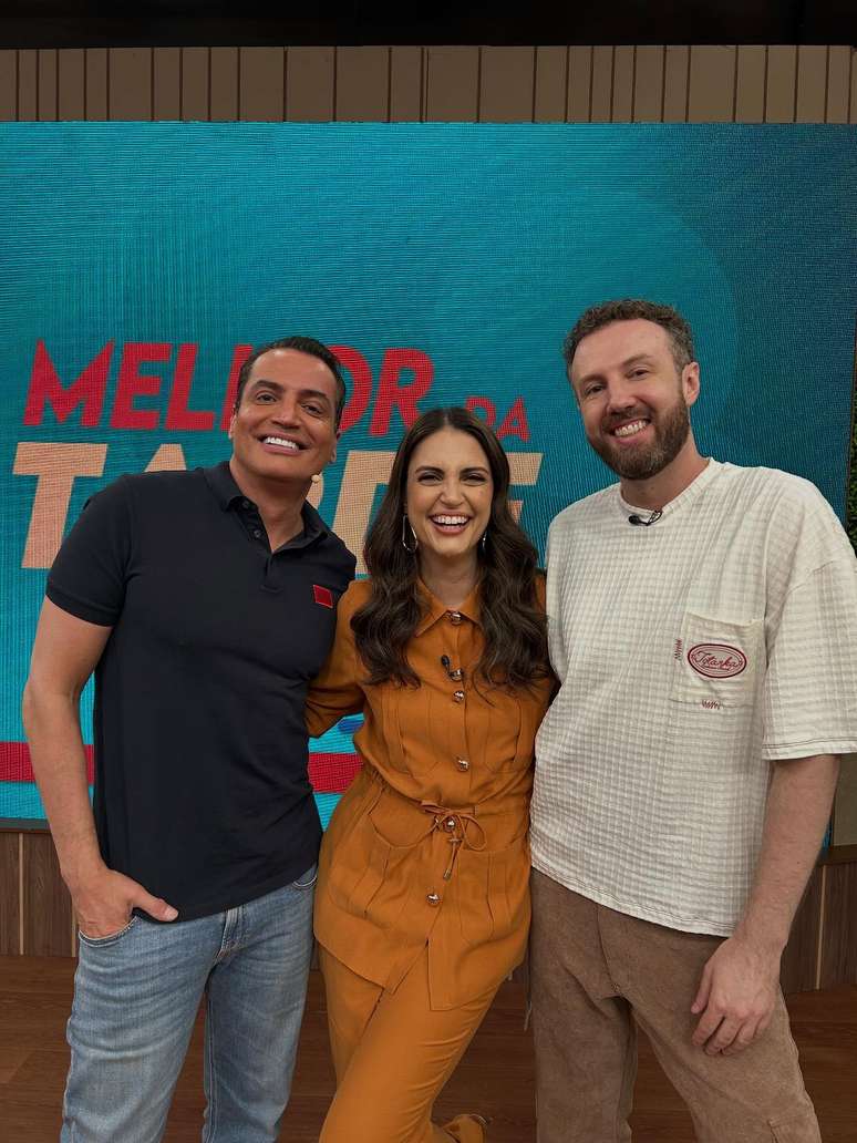 Chris Flores, Leo Dias e Thiago Pasqualotto s&atilde;o apresentadores do Melhor da Tarde