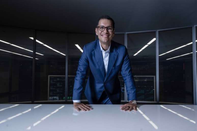 'A IA 100% autônoma é um conceito que a gente investiga e explora, mas ainda vemos no curto prazo muito essa necessidade de human on the loop', diz Cavalcanti