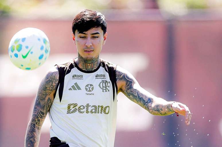Pulgar seguir&aacute; no Flamengo at&eacute; 2028 &ndash;