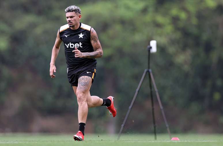 Tiquinho treina no Espa&ccedil;o Lonier &ndash;