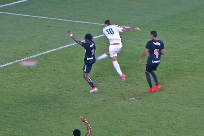 Palmeiras conquista importante vit&oacute;ria e coloca uma m&atilde;o na ta&ccedil;a &ndash;