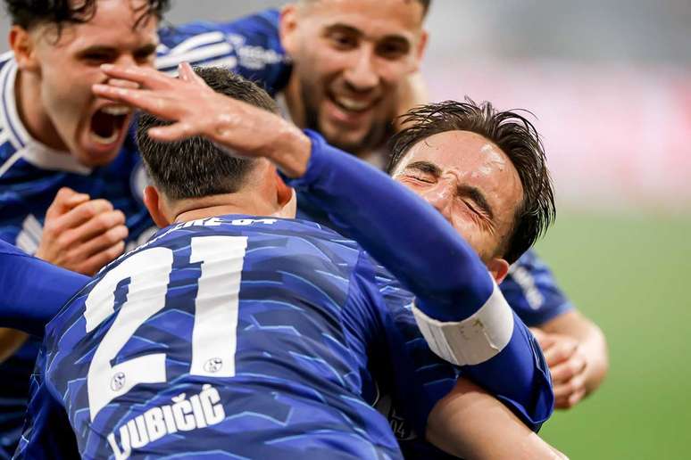 Schalke 04 est&aacute; de volta &agrave; Bundesliga ap&oacute;s conquistar o t&iacute;tulo da segundona &ndash;