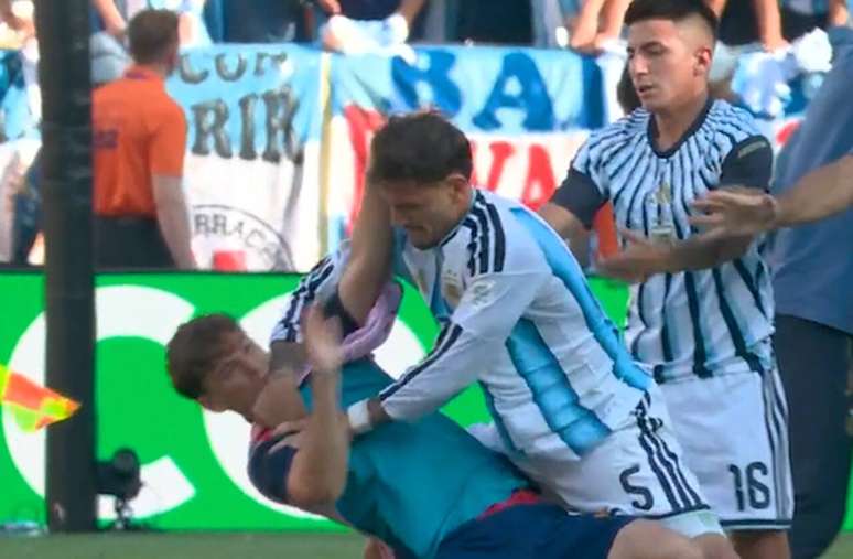 Paredes agrediu o espanhol Gavi ap&oacute;s a final da Copa do Mundo &ndash;