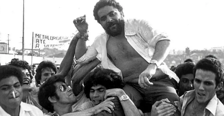 Lula foi preso em 19 de abril de 1980, acusado de ser o principal 'agitador' das paralisa&ccedil;&otilde;es de oper&aacute;rios