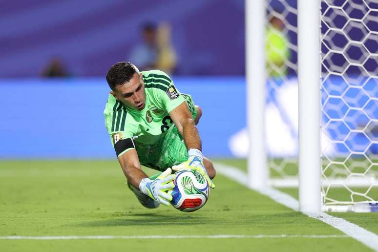 Dibu Mart&iacute;nez foi um dos destaques da Argentina na Copa do Mundo de 2026 &ndash;